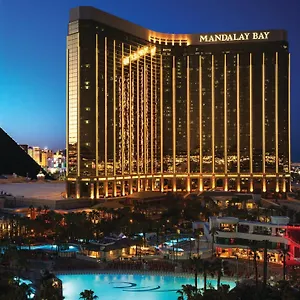 4* Rezort Mandalay Bay